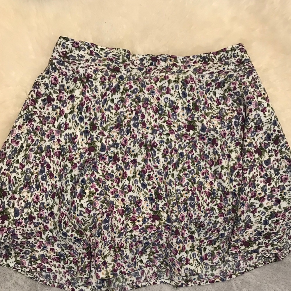 🌻Forever 21 floral skater skirt